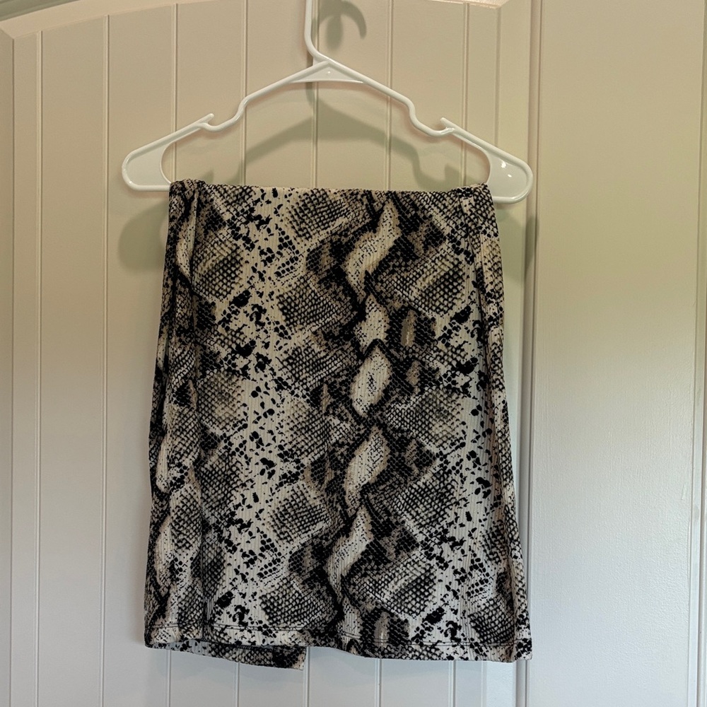 Good Luck Gem Black and Gray Snake Print Pencil Skirt